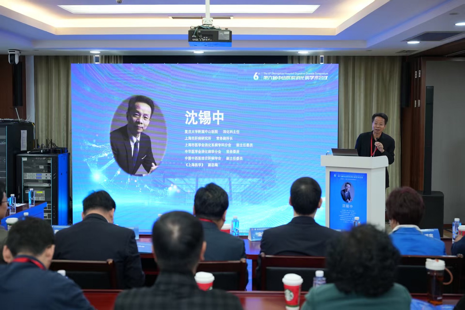 专家致辞.jpg 专家致辞.jpg